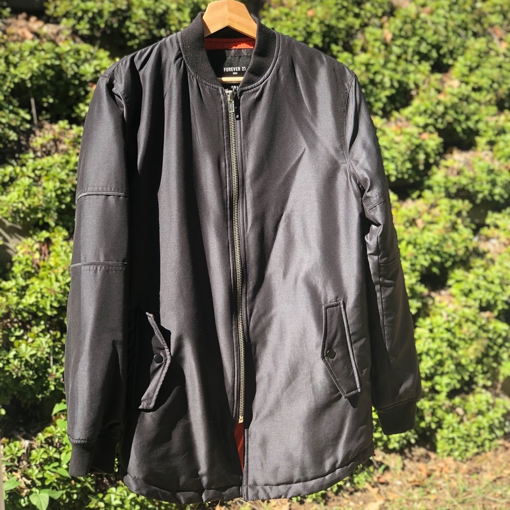 NWOT 🌟men’s long fit bomber jacket